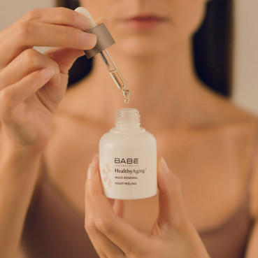 мультионовлюючий нічний пілінг з aha кислотами та ретинолом babe laboratorios healthy aging multi renewal night peeling фото
