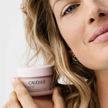 крем-кашемір для обличчя з ефектом ліфтингу caudalie resveratrol lift creme cachemire redensifiante фото