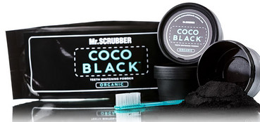 Чорний порошок для відбілювання зубів фото