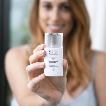 кларіаль денний коригуючий крем проти пігментних плям spf 30 svr clairial day correcteur uniformisant anti-taches spf 30 фото
